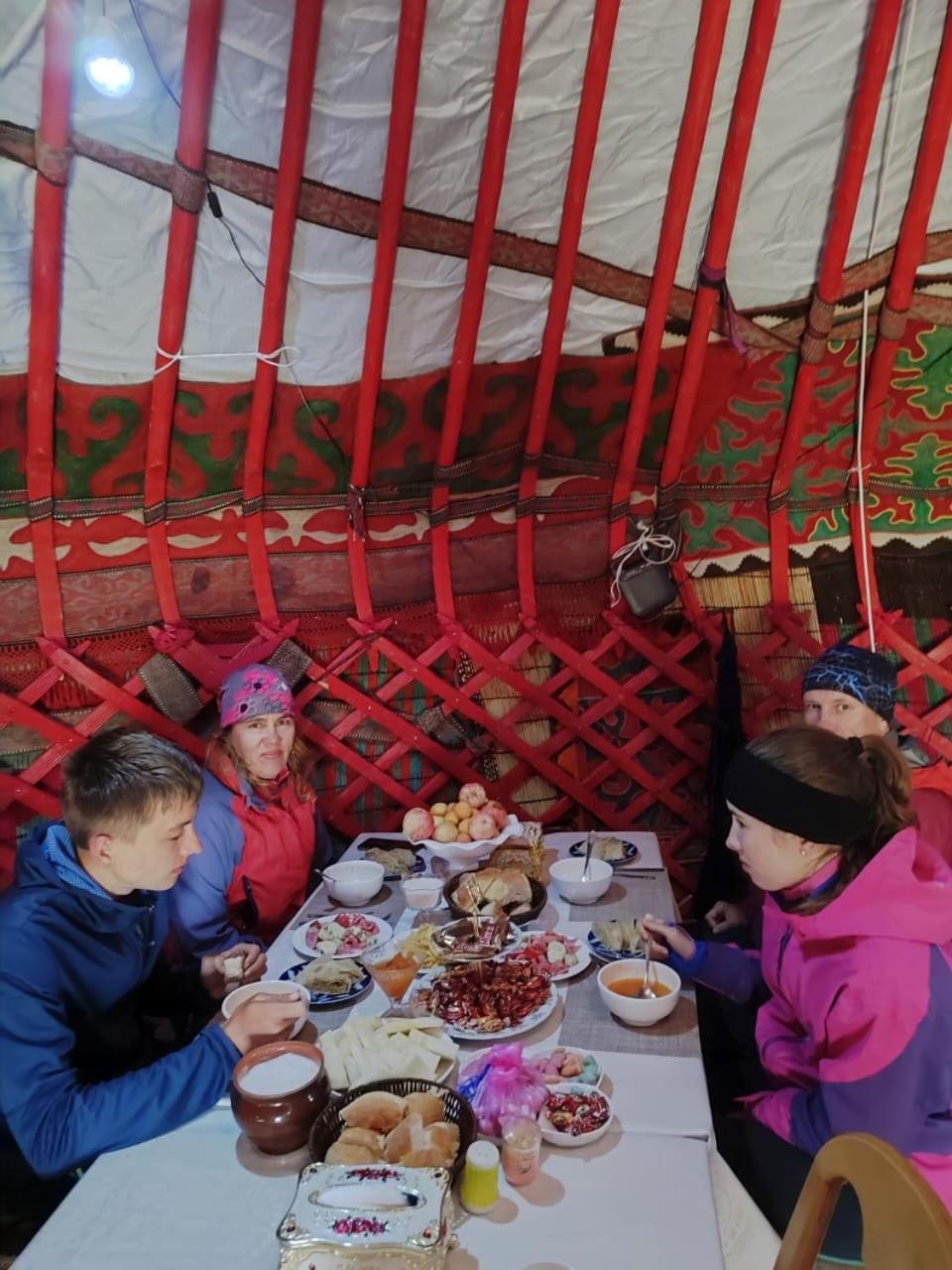 Zalkar Yurt Camp Otel Song-Kul Dış mekan fotoğraf